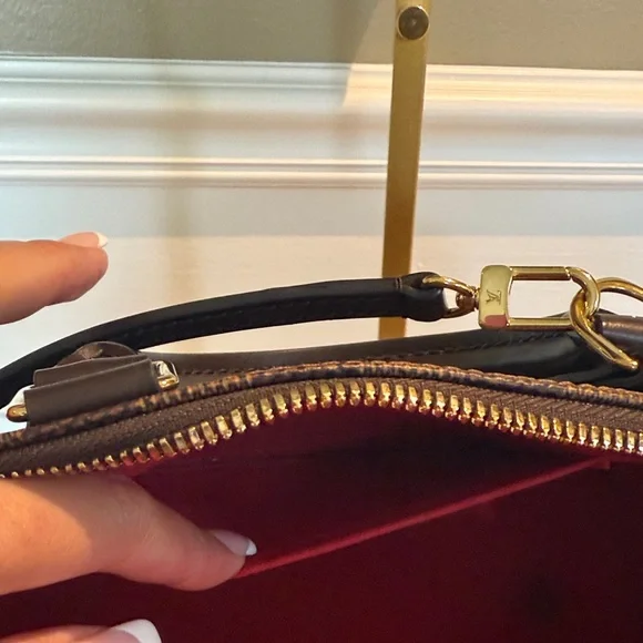 Louis Vuitton Alma BB in Damier Ebene Canvas Authentic (few months old) - Picture 9 of 17